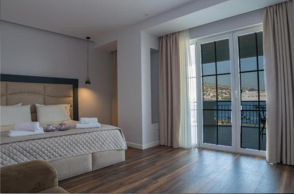 Hotel Vila Kalcuni Sarandë エクステリア 写真